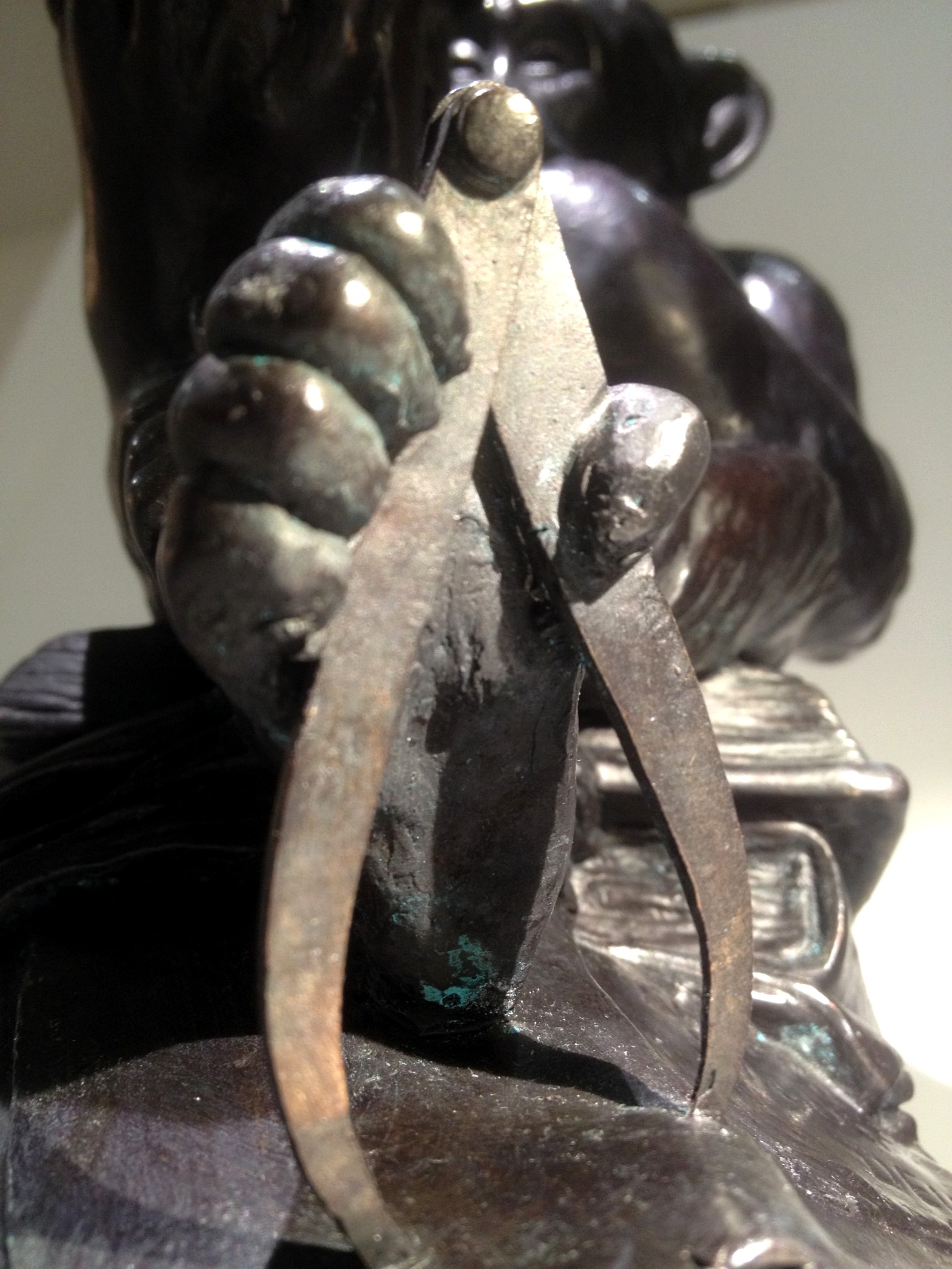 Present substantial callipers on the Edinburgh bronze